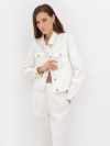 Укороченная белая джинсовая куртка с контрастными швами