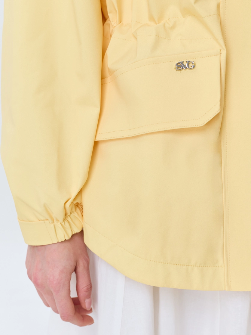 Oversize ветровка в спортивном стиле