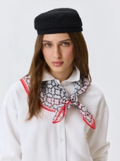 Шейный платок с восточным орнаментом