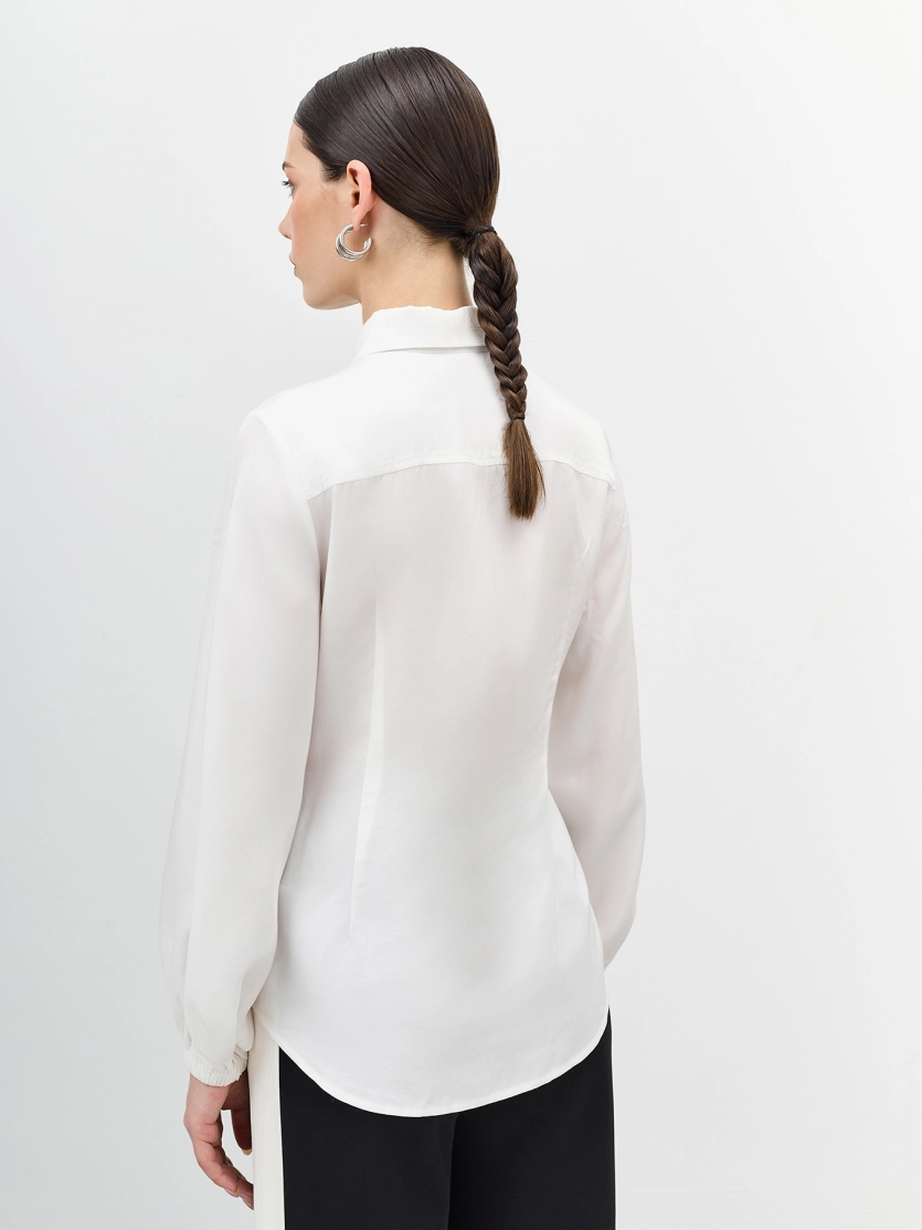 Блузка с объемными рукавами