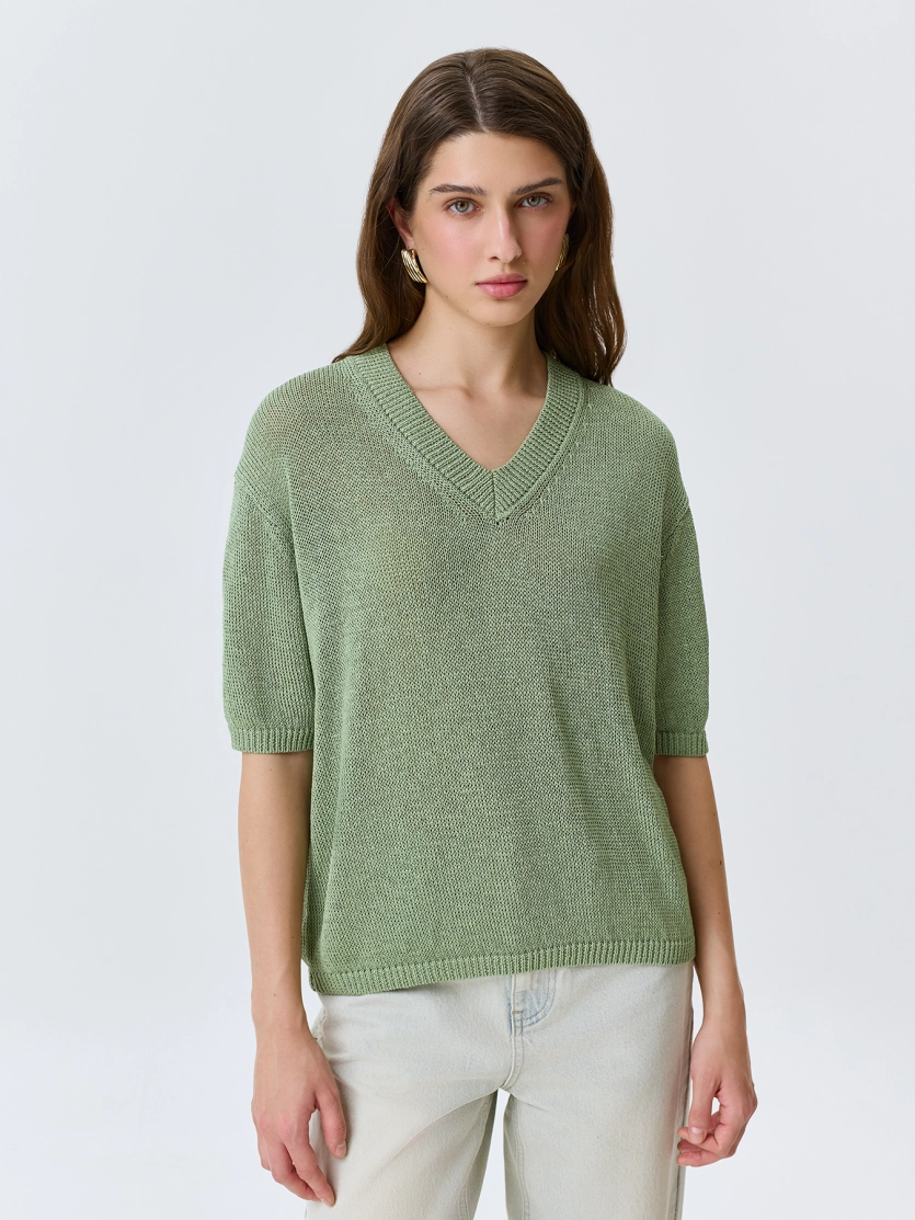 Свободный джемпер из  фактурной пряжи