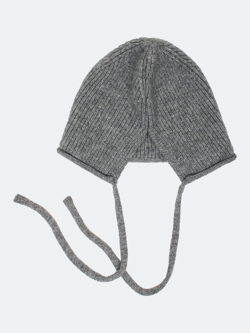 Шапка-чепчик с завязками