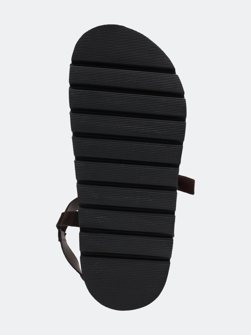 Сандалии с акцентными пряжками