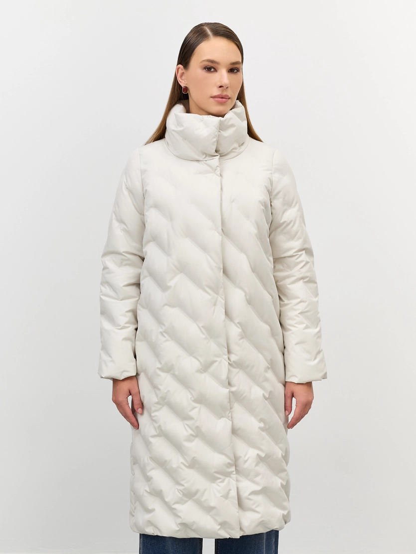 Теплое пальто с фантазийной стежкой