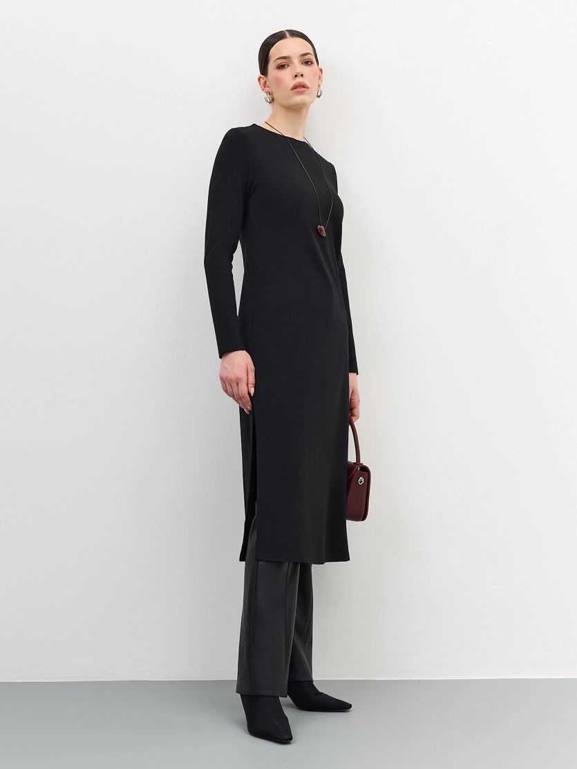 Элегантное платье-миди с разрезом