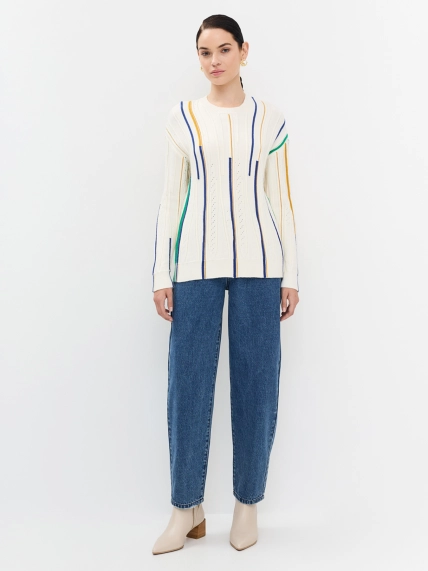 Джемпер с яркими элементами в стиле Color block