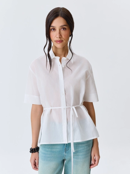 Блузка с вырезом на спине