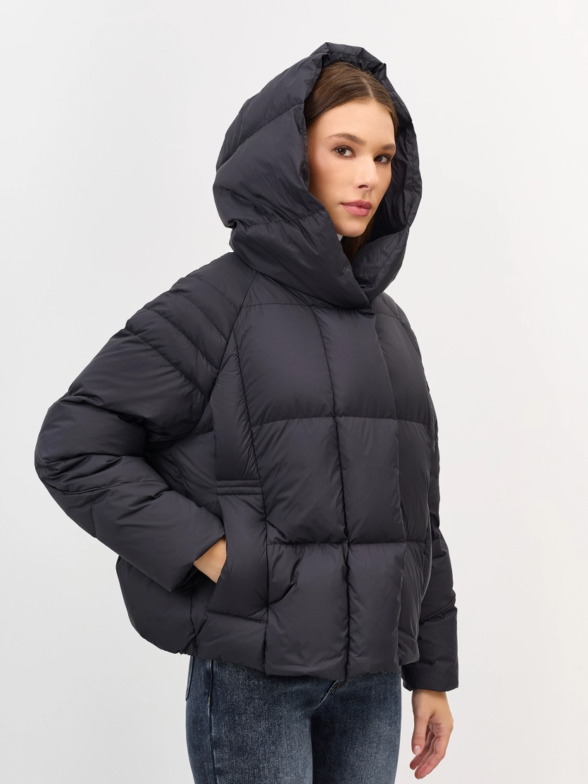 Легкий короткий пуховик