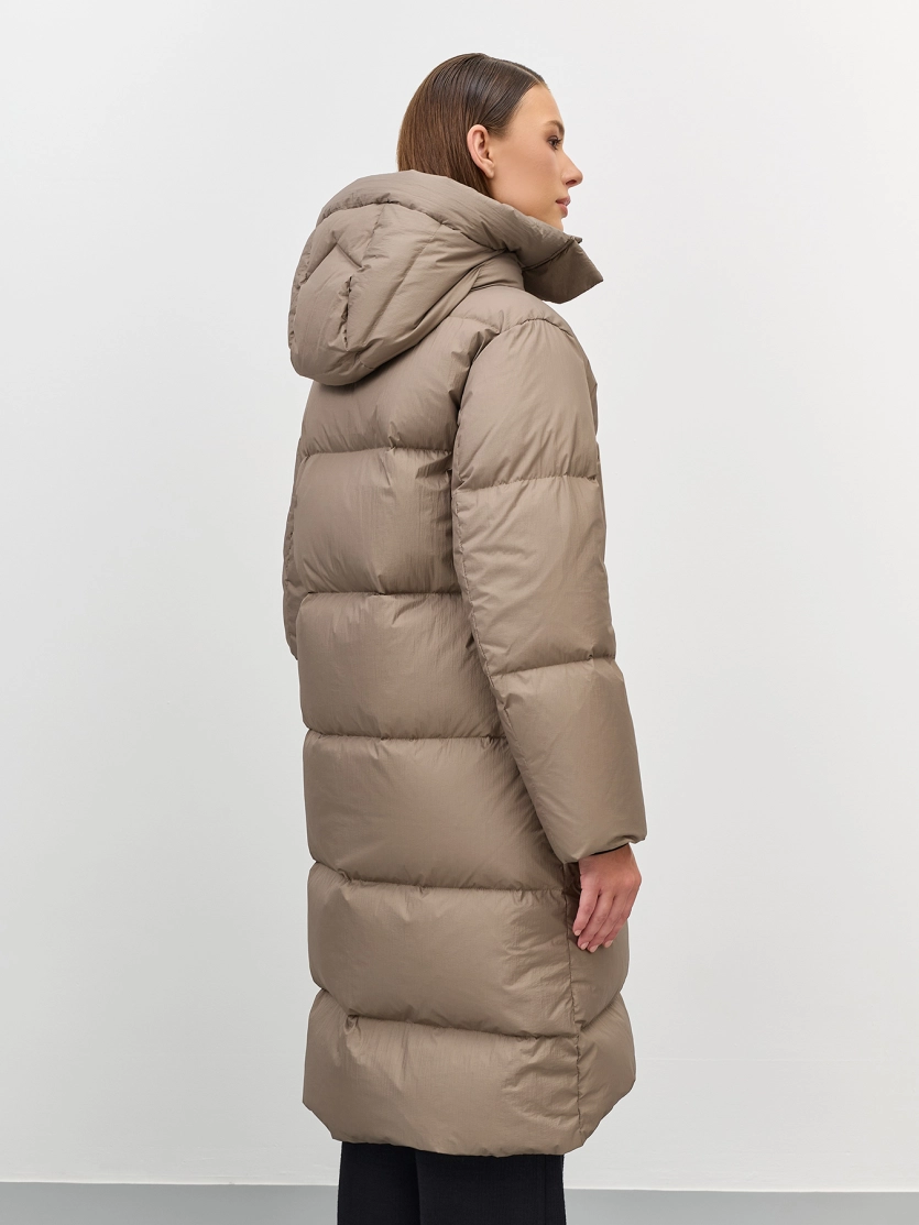 Oversize пуховик из нейлона с крэш эффектом