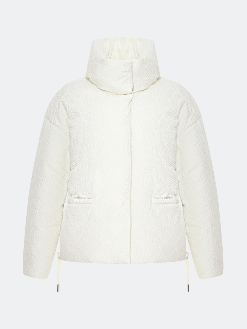 Объемная куртка из фактурной ткани