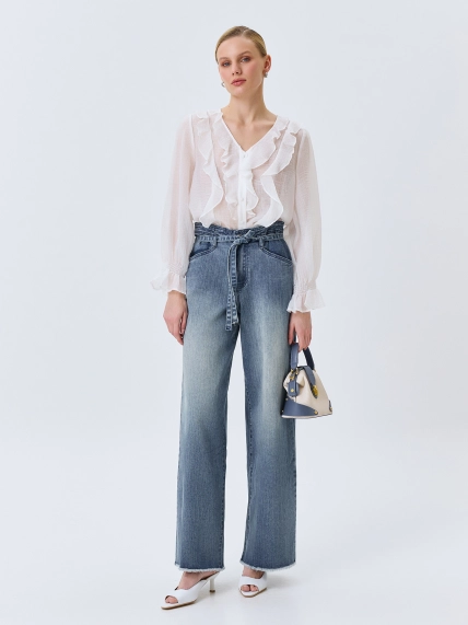 Романтичная блузка с воланами