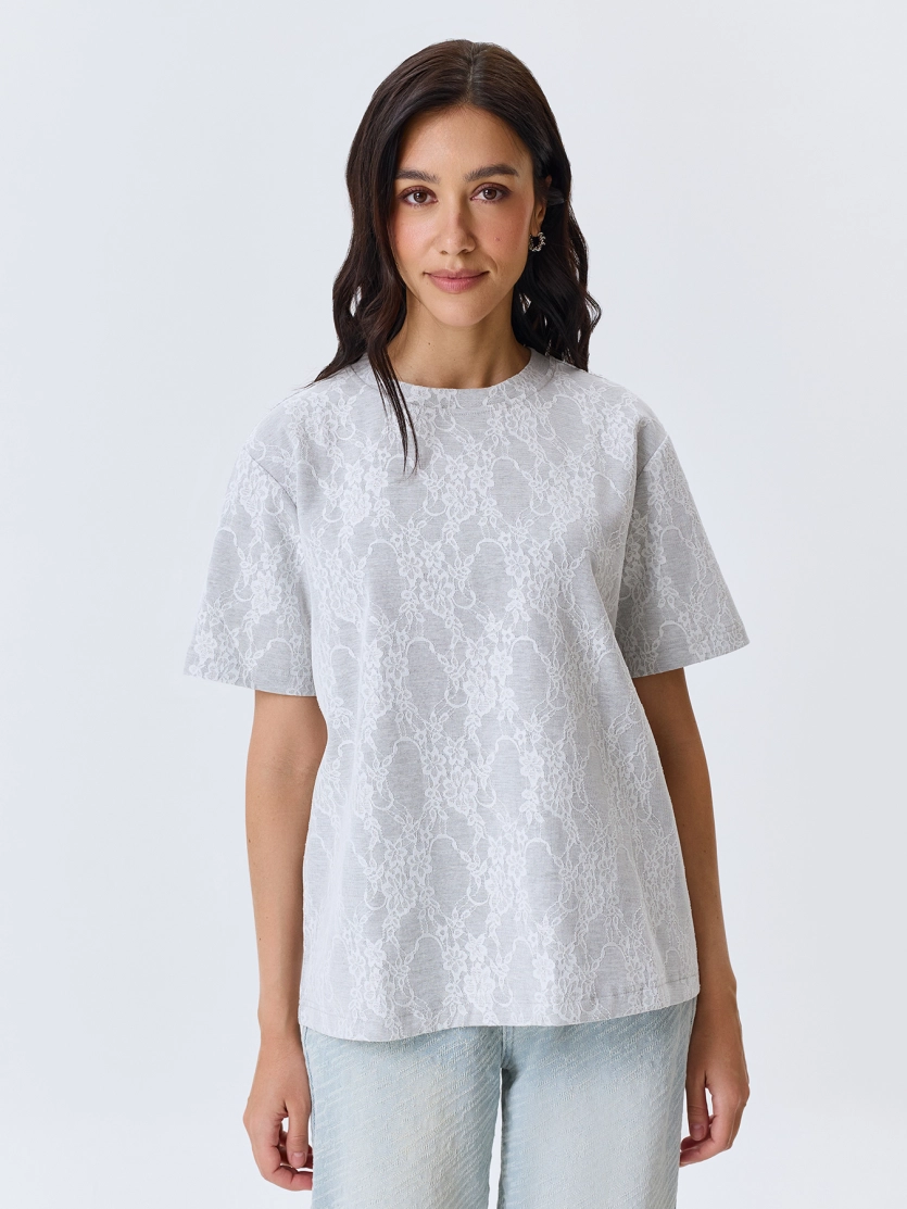 Oversize футболка с кружевом