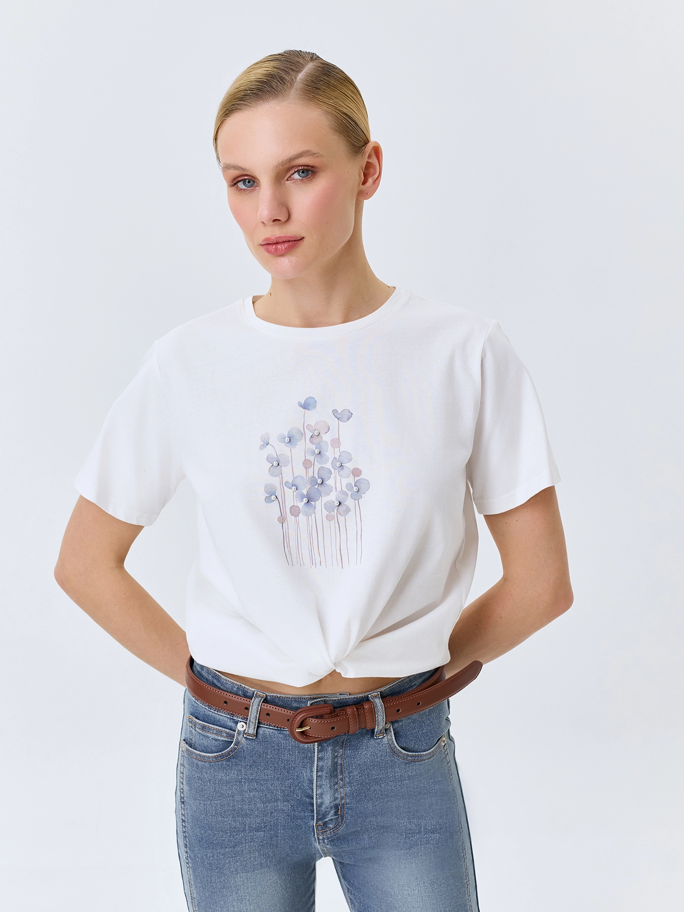 Футболка с принтом и жемчужинами  SAVAGE