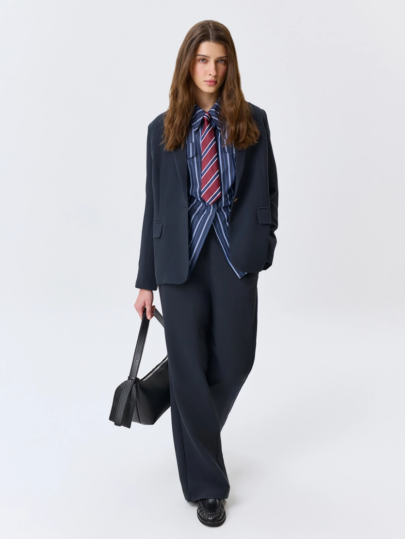 Прямые брюки с мягкими стрелками