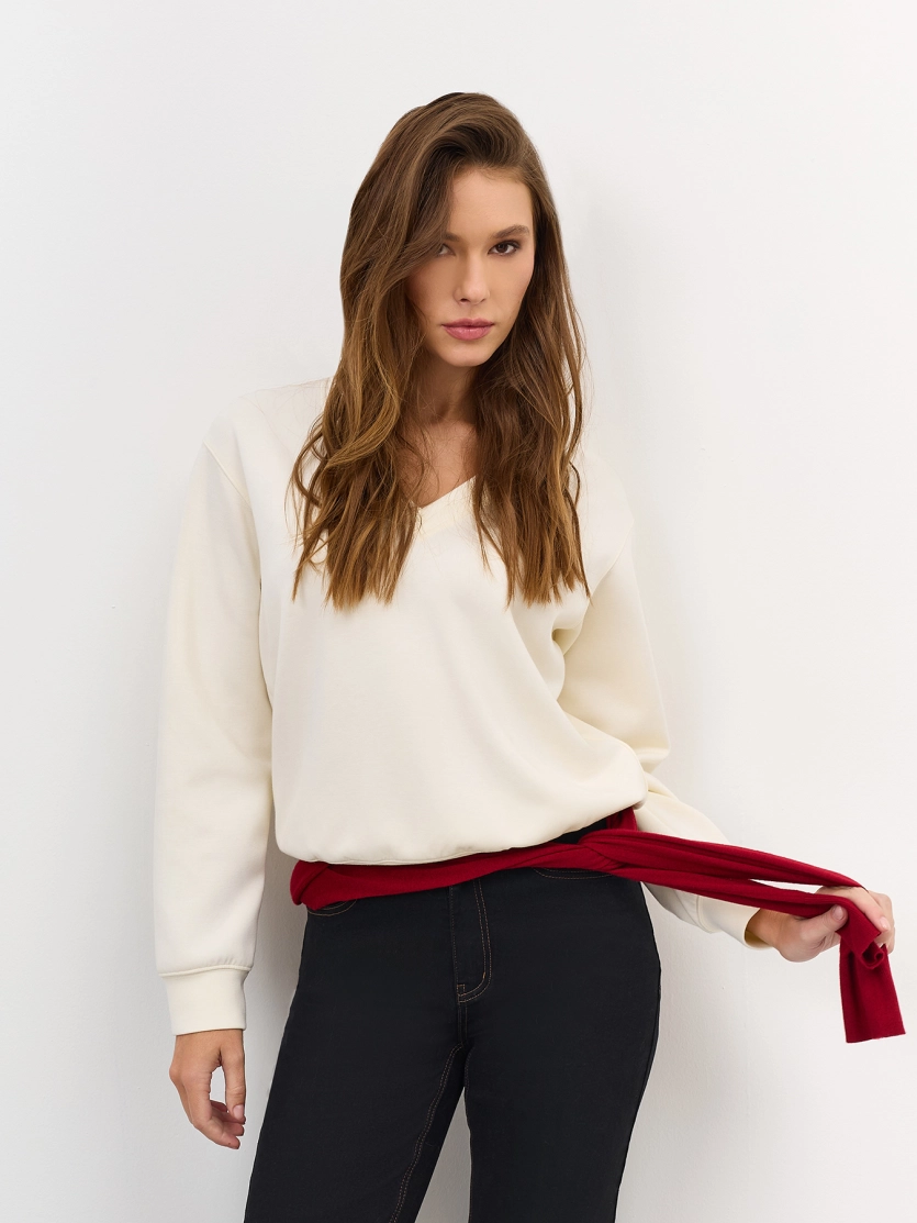 Джемпер из вискозы с V-образным вырезом