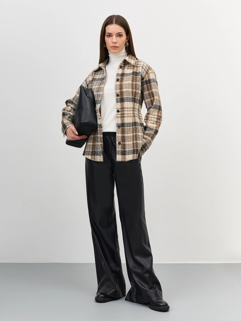 Приталенная рубашка в клетку