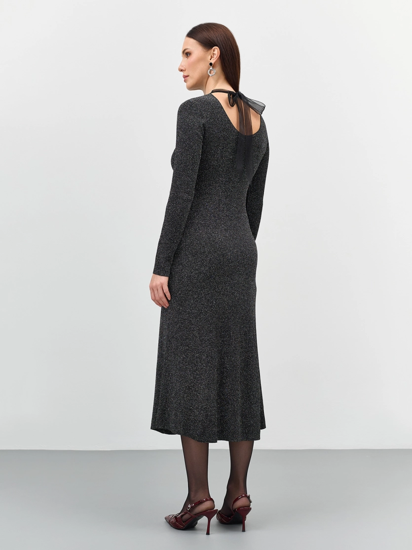 Платье с мерцающим люрексом и отрытой спиной