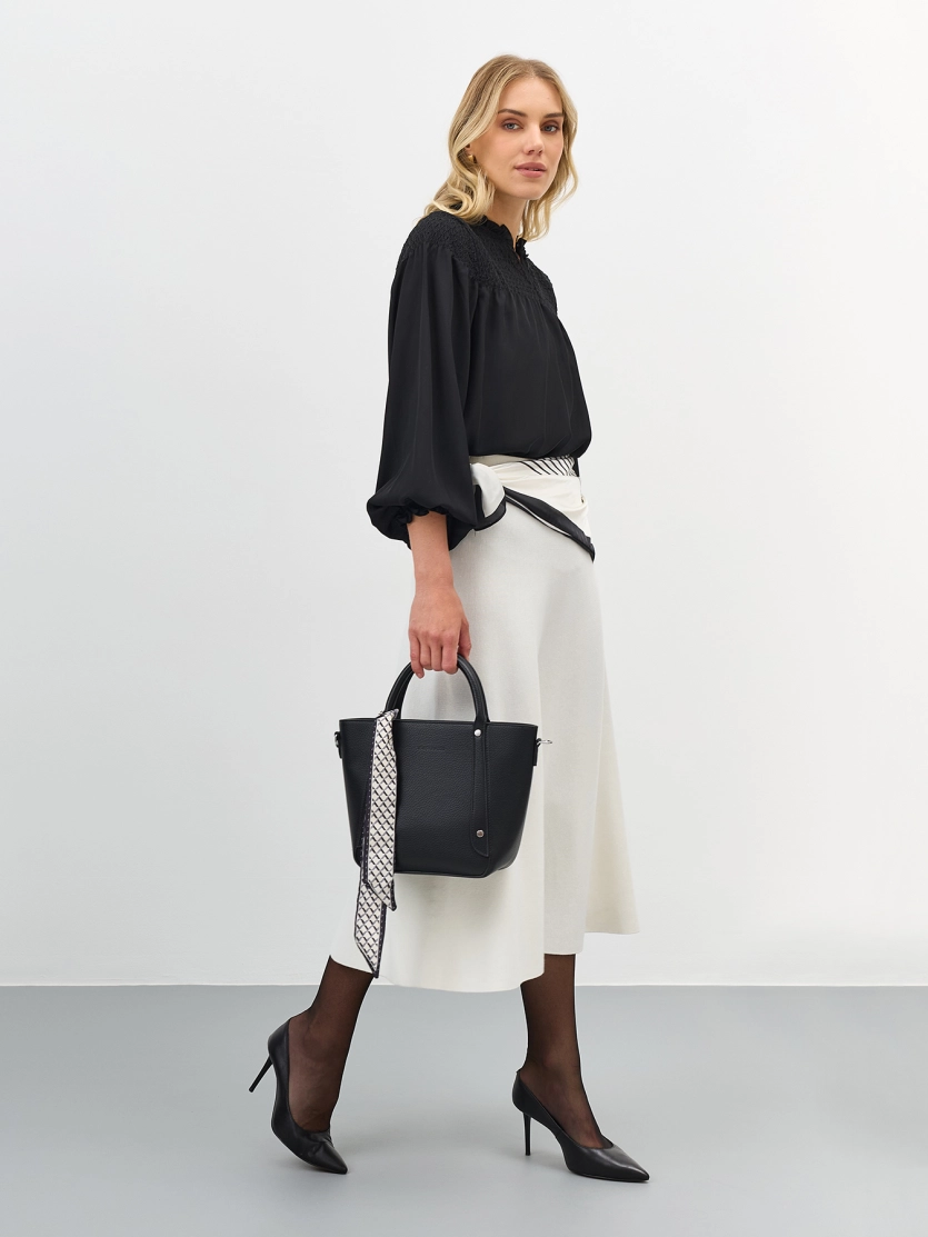 Сумка из эко кожи с яркой лентой