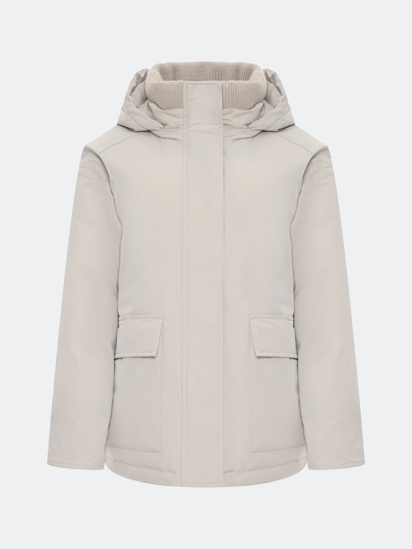 Минималистичная куртка с вязаным воротником