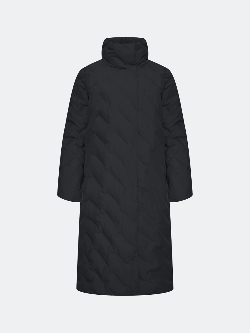 Теплое пальто с фантазийной стежкой