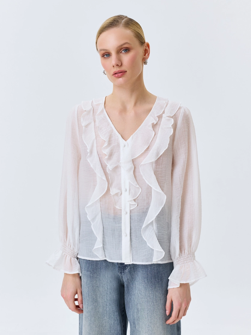 Романтичная блузка с воланами