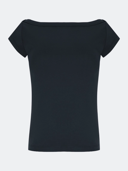 Базовая приталенная футболка