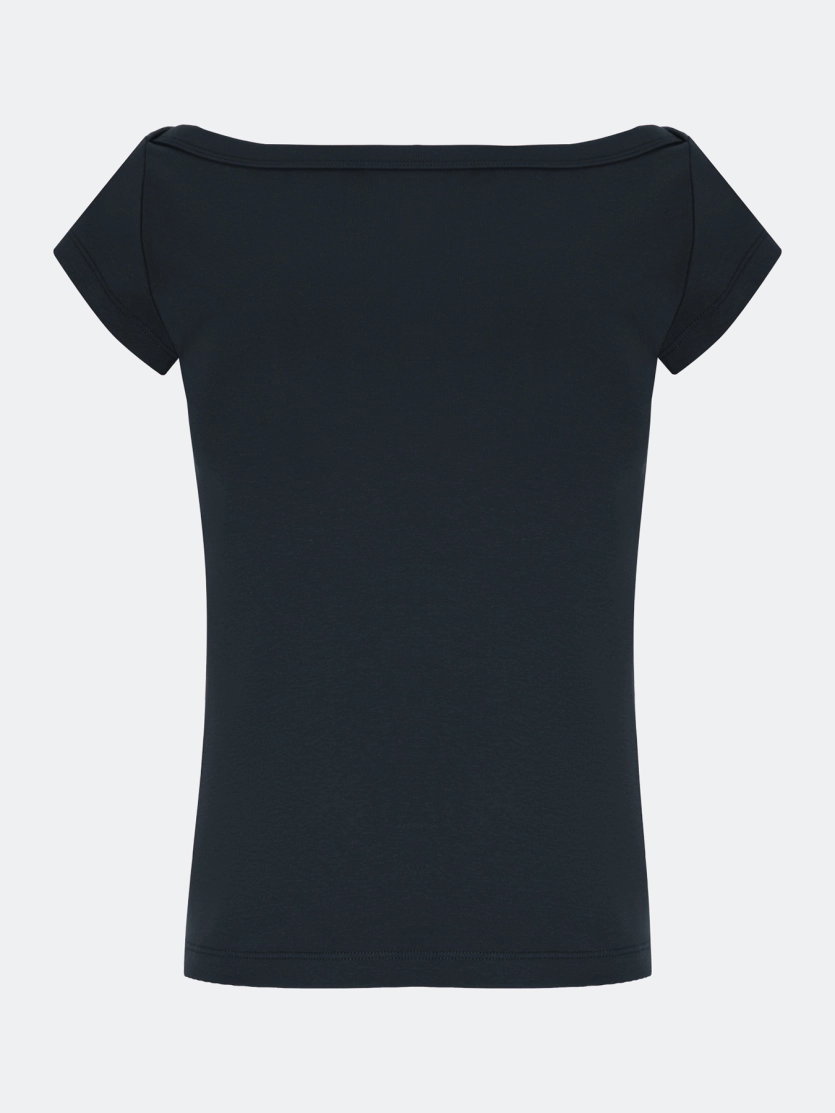 Базовая приталенная футболка