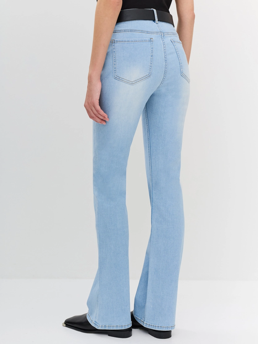 Базовые джинсы Bootcut