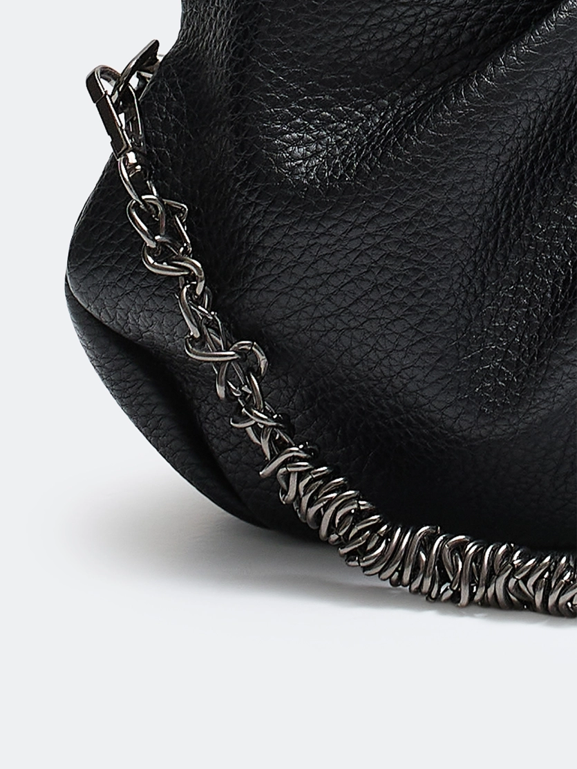 Сумка пельмень с акцентной цепочкой