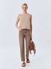 Бежевые джинсы с  варкой