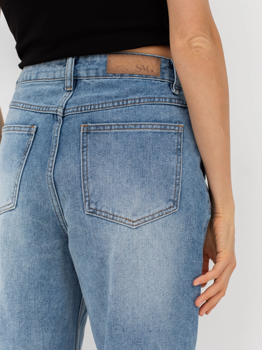 Классические джинсы прямого силуэта