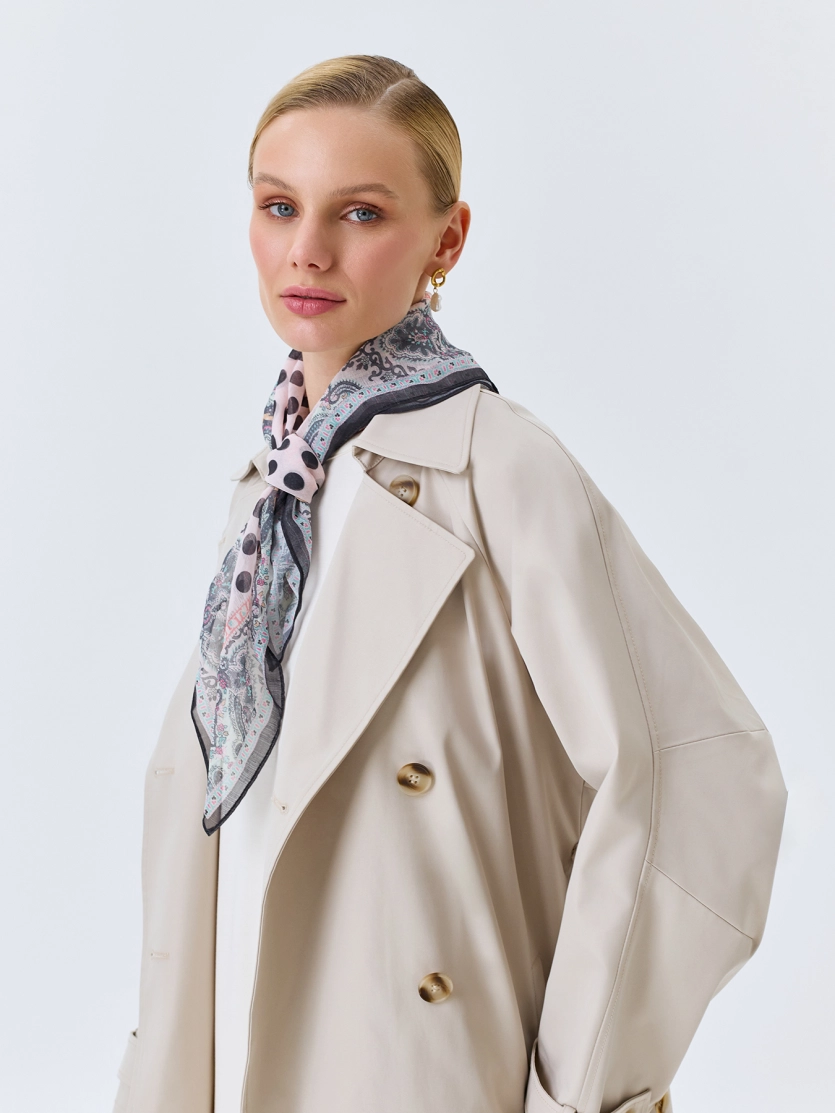 Легкий платок с абстрактным узором