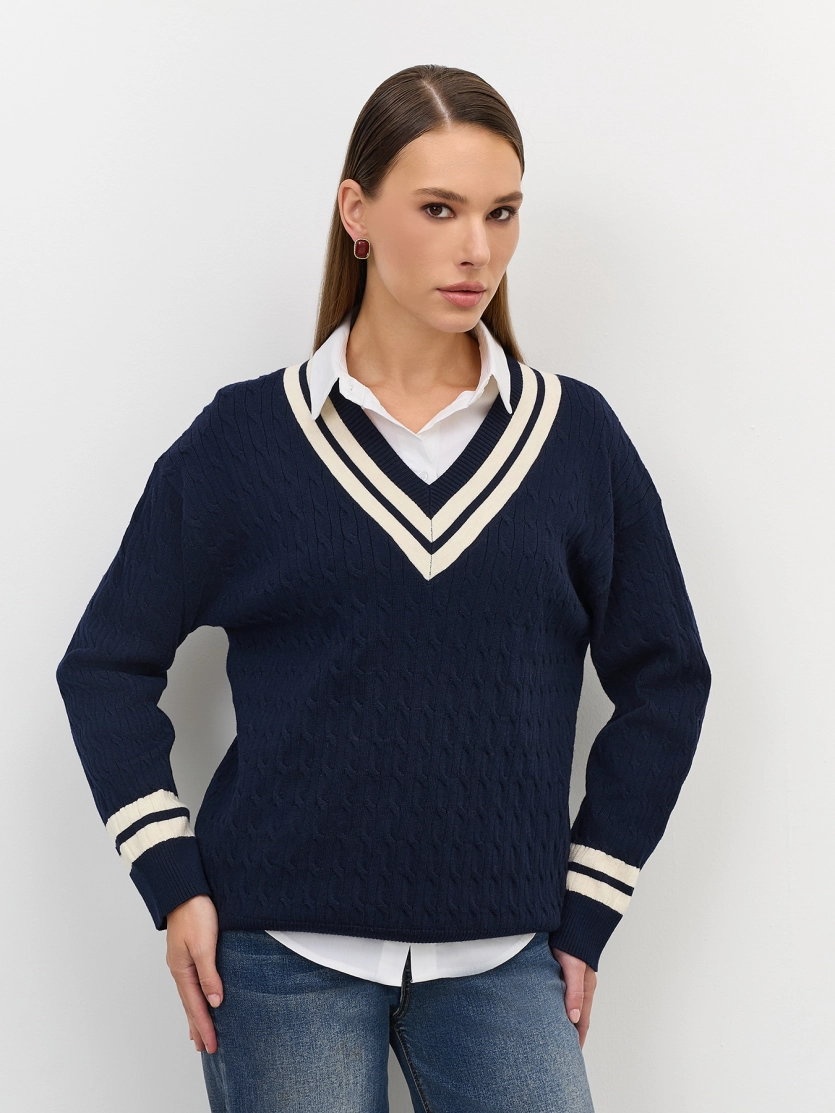Свитер с косами и контрастной отделкой