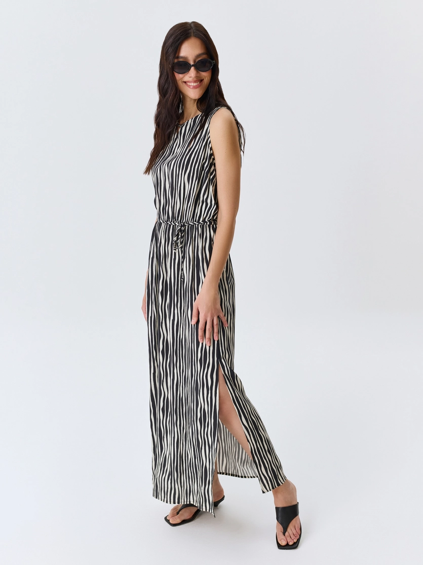 Платье-макси с монохромным принтом