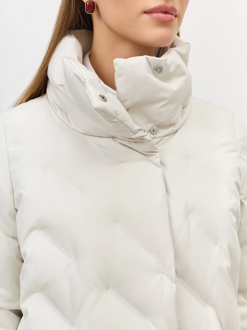 Теплое пальто с фантазийной стежкой