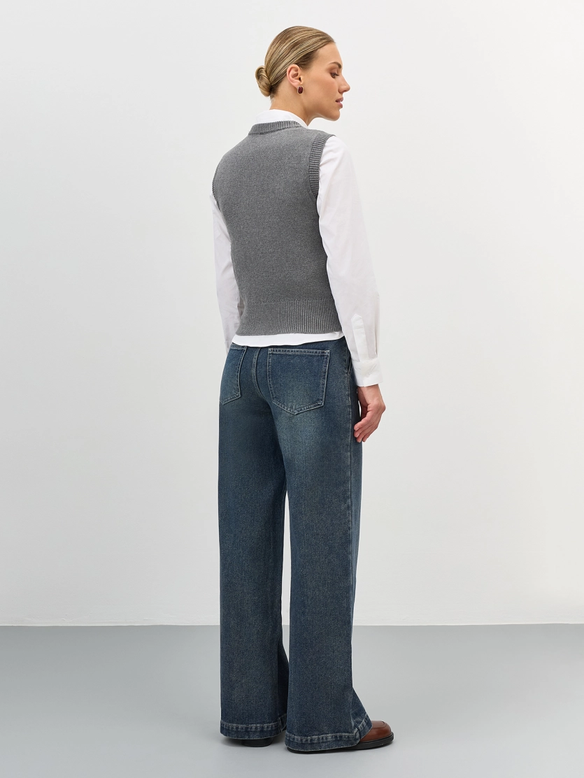 Джинсы с акцентными вытачками