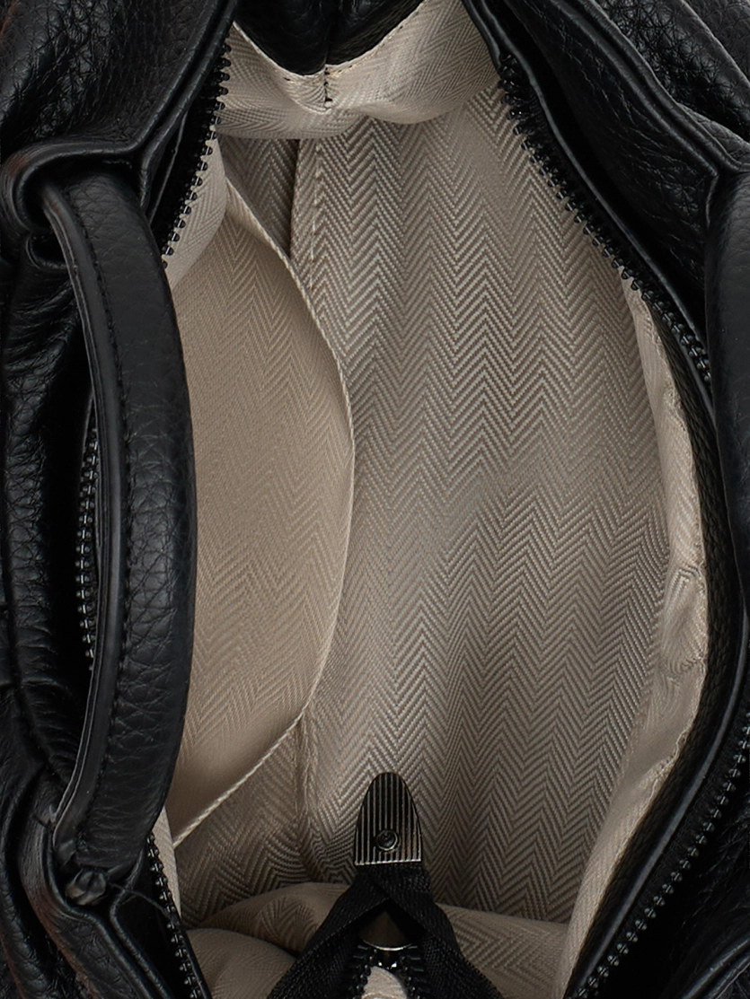 Сумка пельмень с акцентной цепочкой