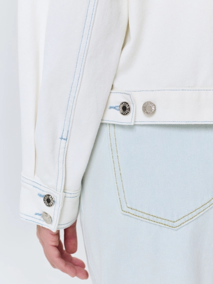 Джинсовый жакет с цветочным принтом