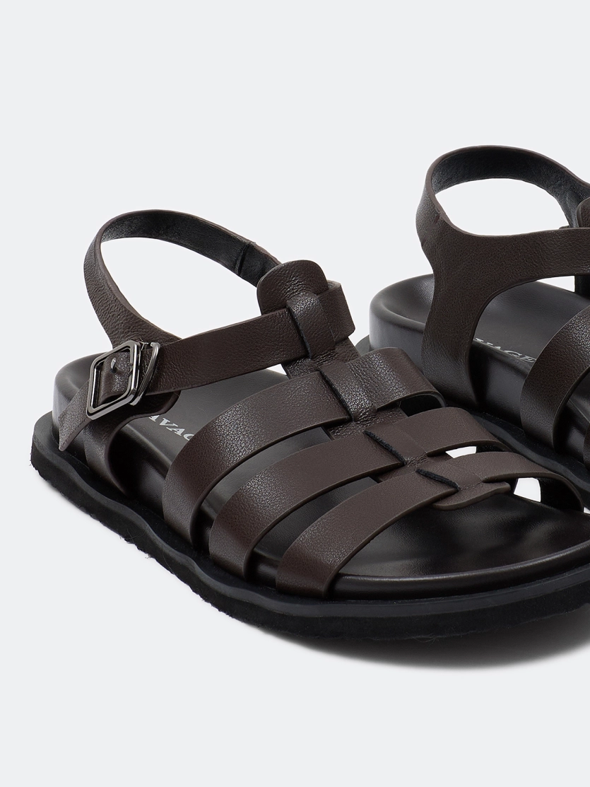 Сандалии на высокой подошве