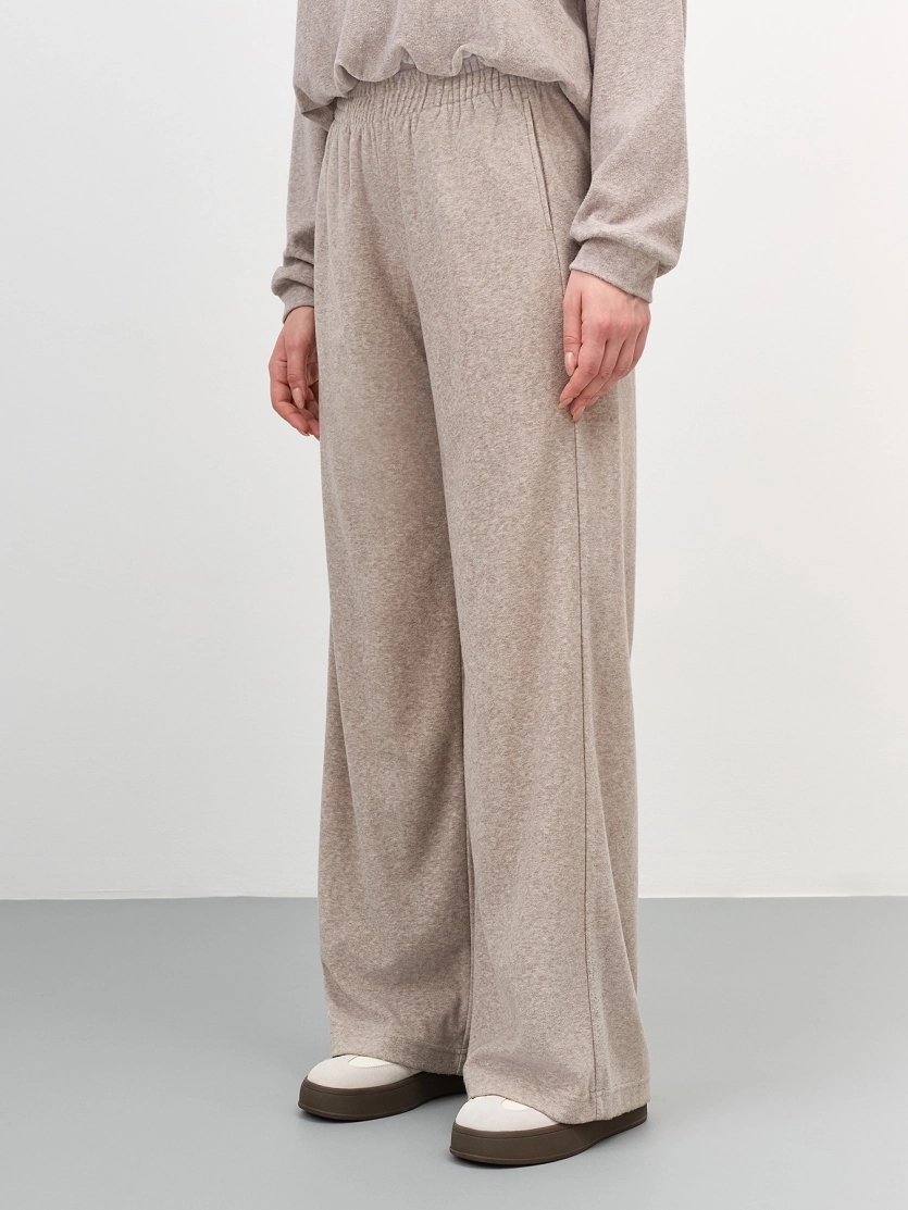 Брюки из фактурного трикотажа