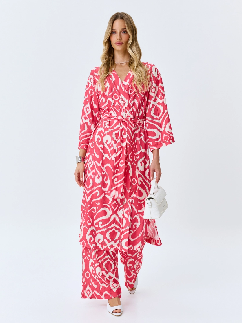 Яркие брюки с этническим принтом