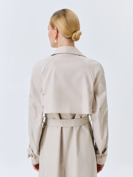 Классический тренч с акцентными пуговицами