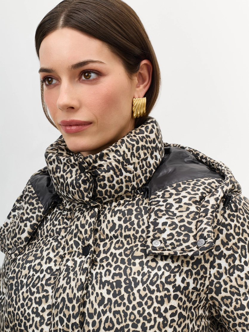 Пуховик с анималистичным принтом