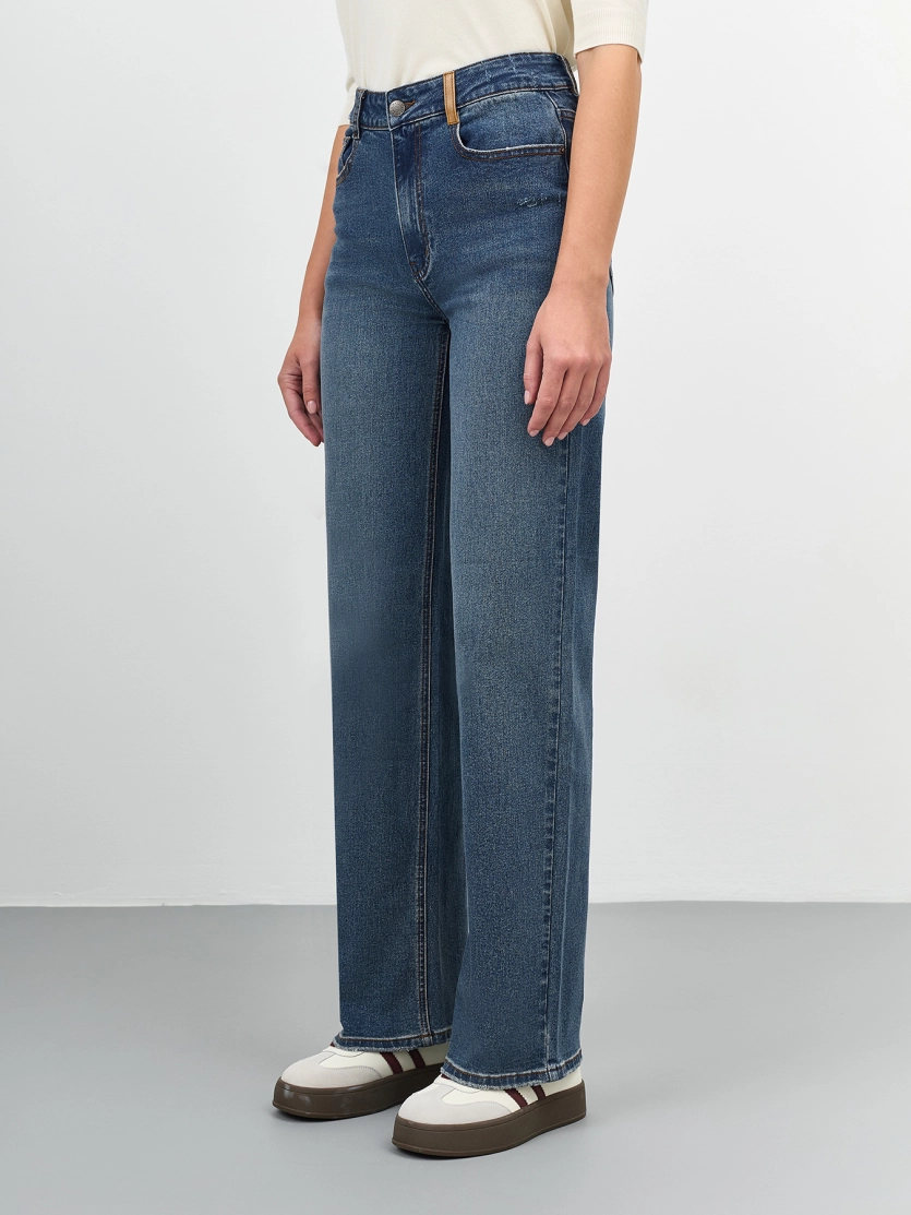 Джинсы Bootcut с деликатной варкой