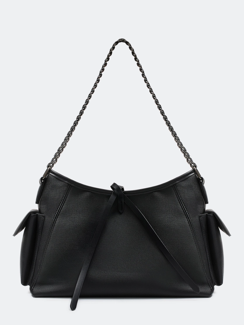 Сумка с акцентной цепочкой и накладными карманами