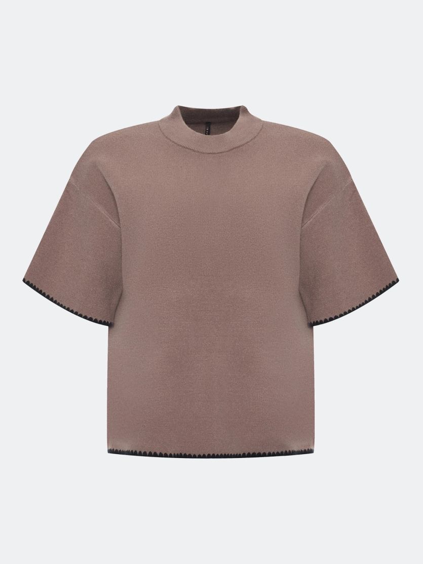 Свободный джемпер с коротким рукавом