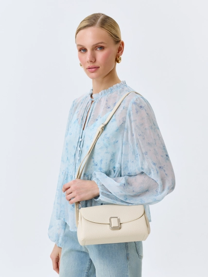 Сумка кроссбоди в молочном оттенке