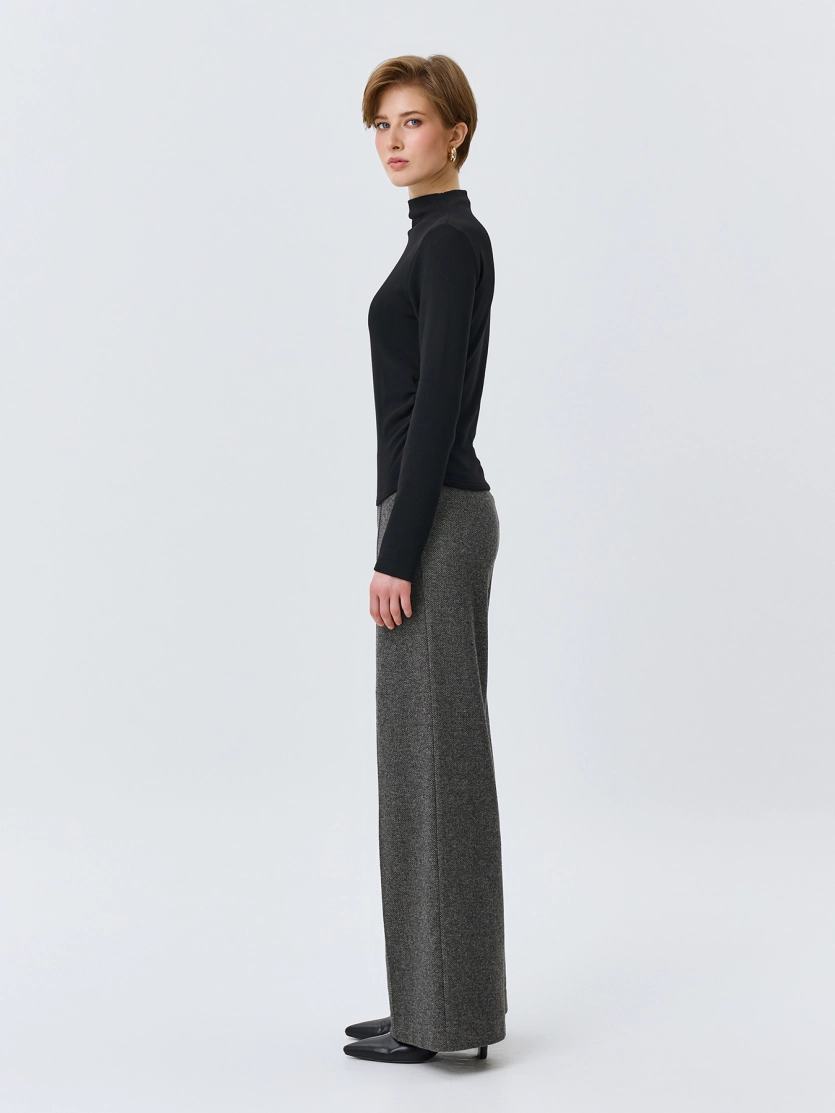 Базовый лонгслив с драпировкой