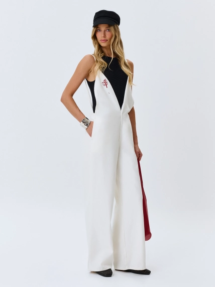 Белый джинсовый комбинезон 