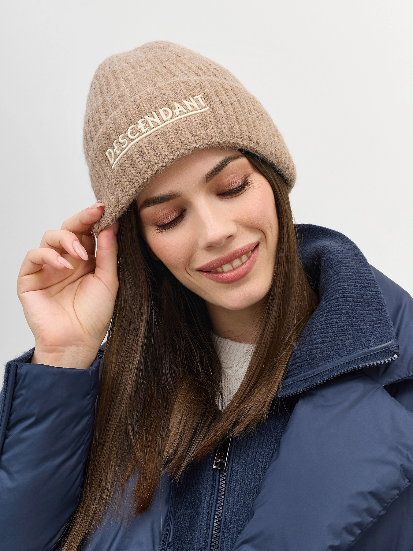 Шапка бини с вышивкой SAVAGE